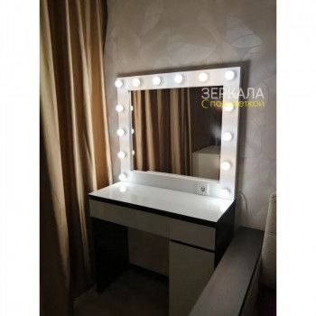 Зеркало в гримерную с подсветкой лампочками и розеткой в белой раме 80х90 см